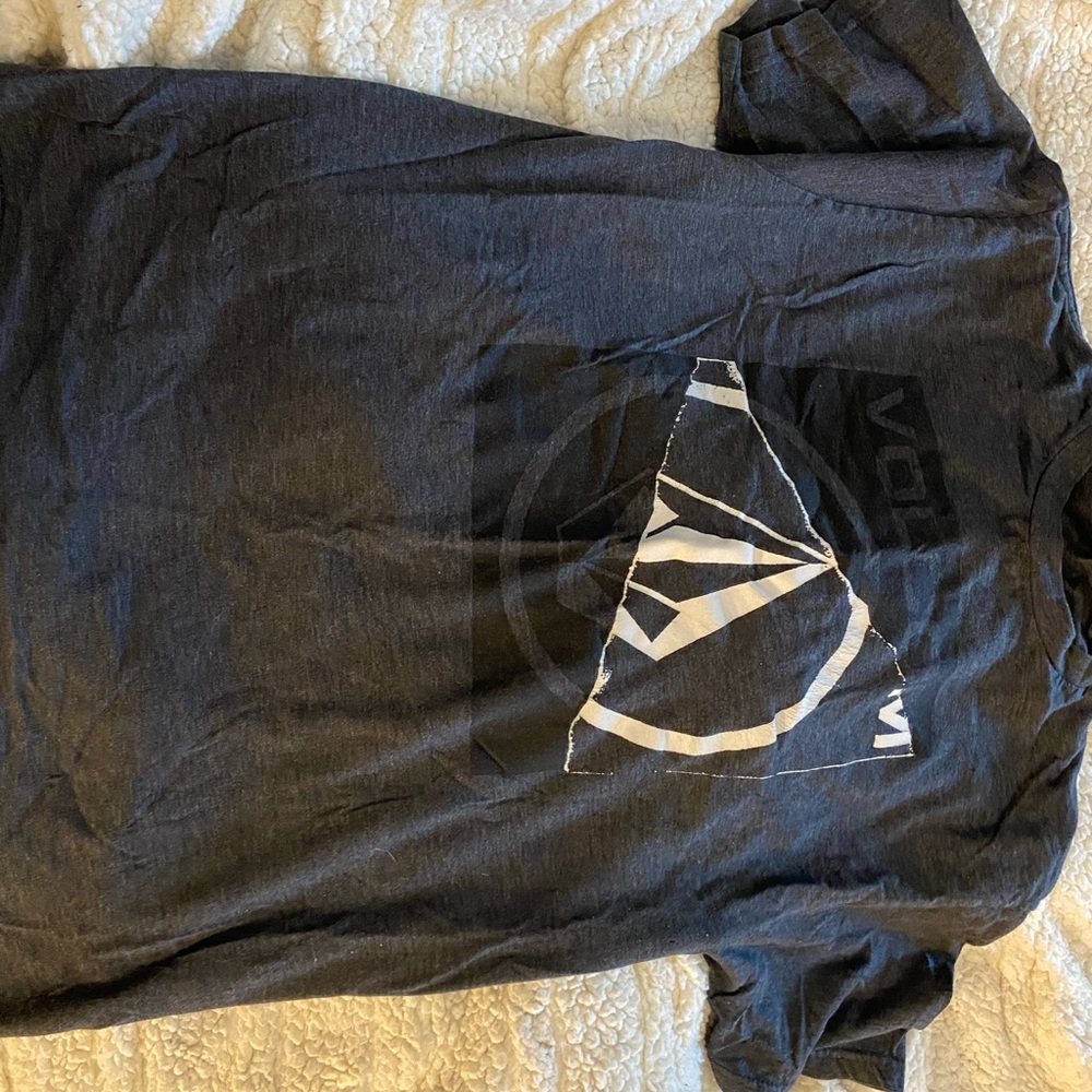 Volcom Grey Short Sleeve Tee with Geometric Design